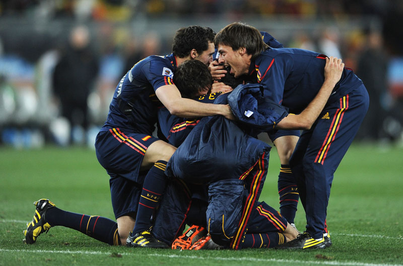 Illustration for article titled World Cup Thighlights: In Celebration Of Pure Spanish Man-Love